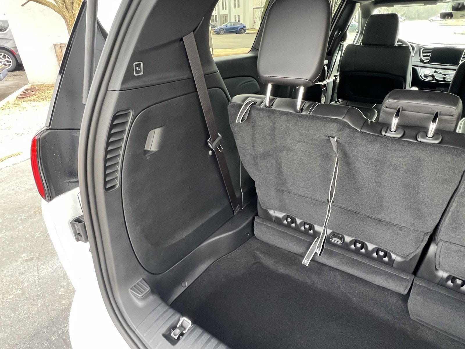 2026 Chrysler Voyager LX