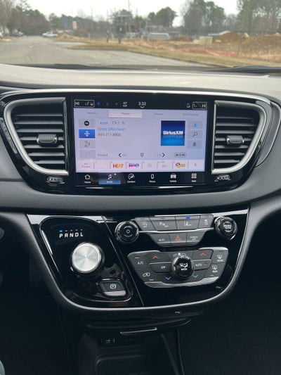 2026 Chrysler Voyager LX