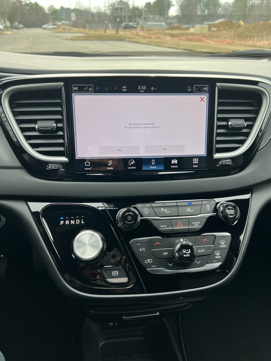 2026 Chrysler Voyager LX