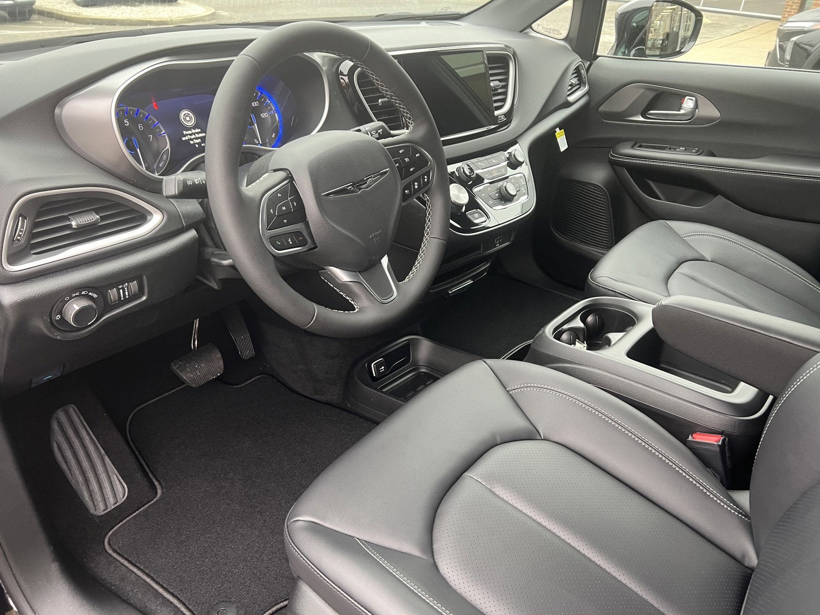 2026 Chrysler Voyager LX