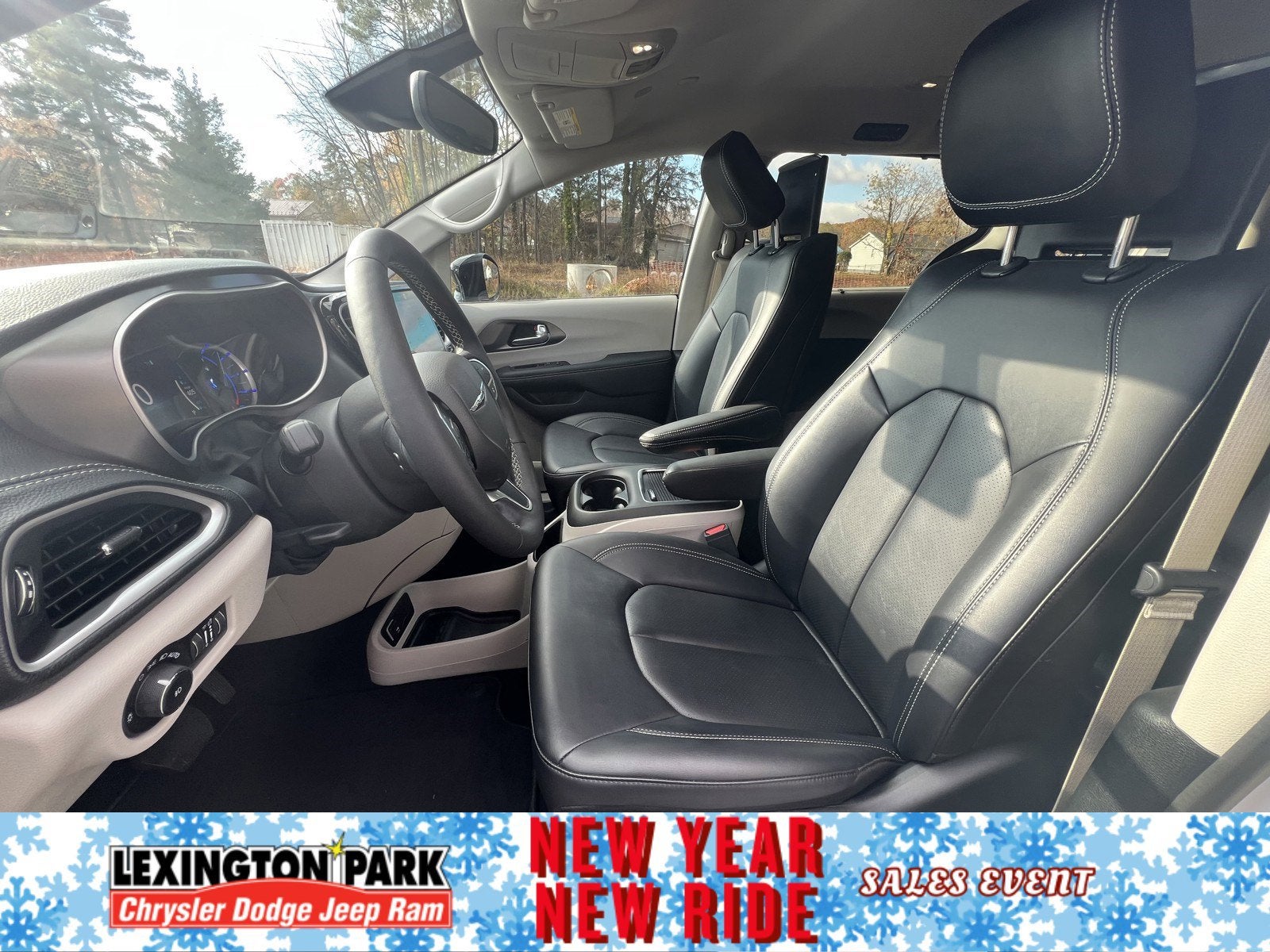 2024 Chrysler Pacifica Hybrid Select