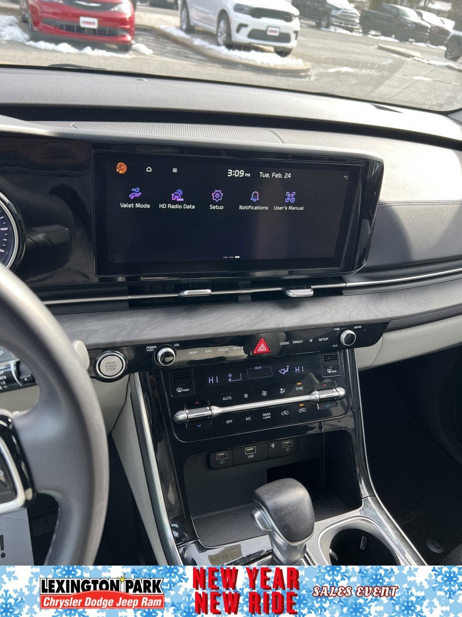 2024 Kia Carnival EX