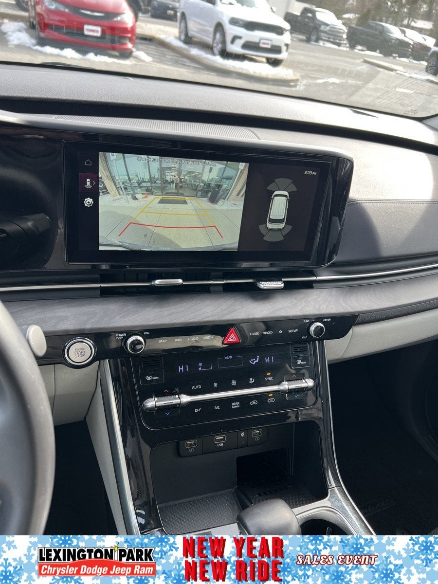 2024 Kia Carnival EX