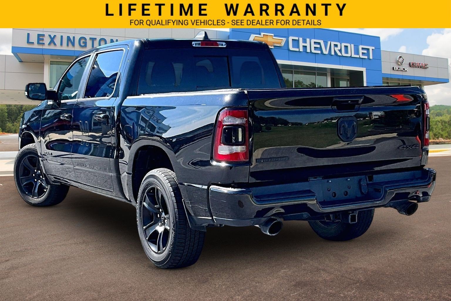 2020 RAM 1500 Big Horn Crew Cab 4x4 5'7" Box