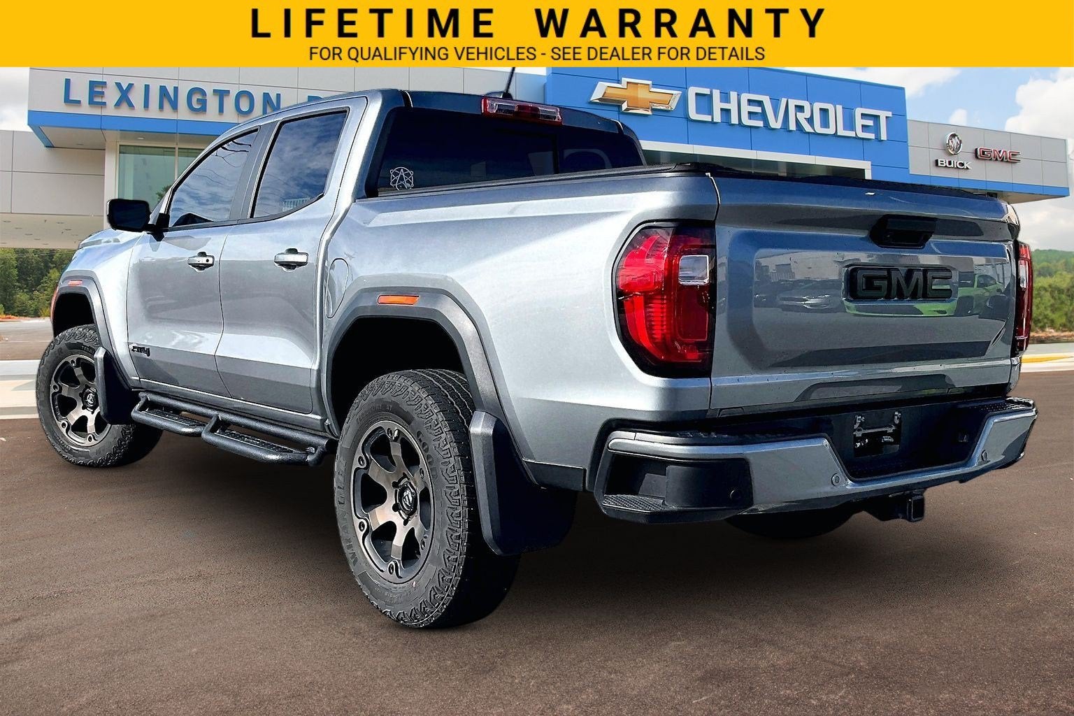 2023 GMC Canyon 4WD AT4