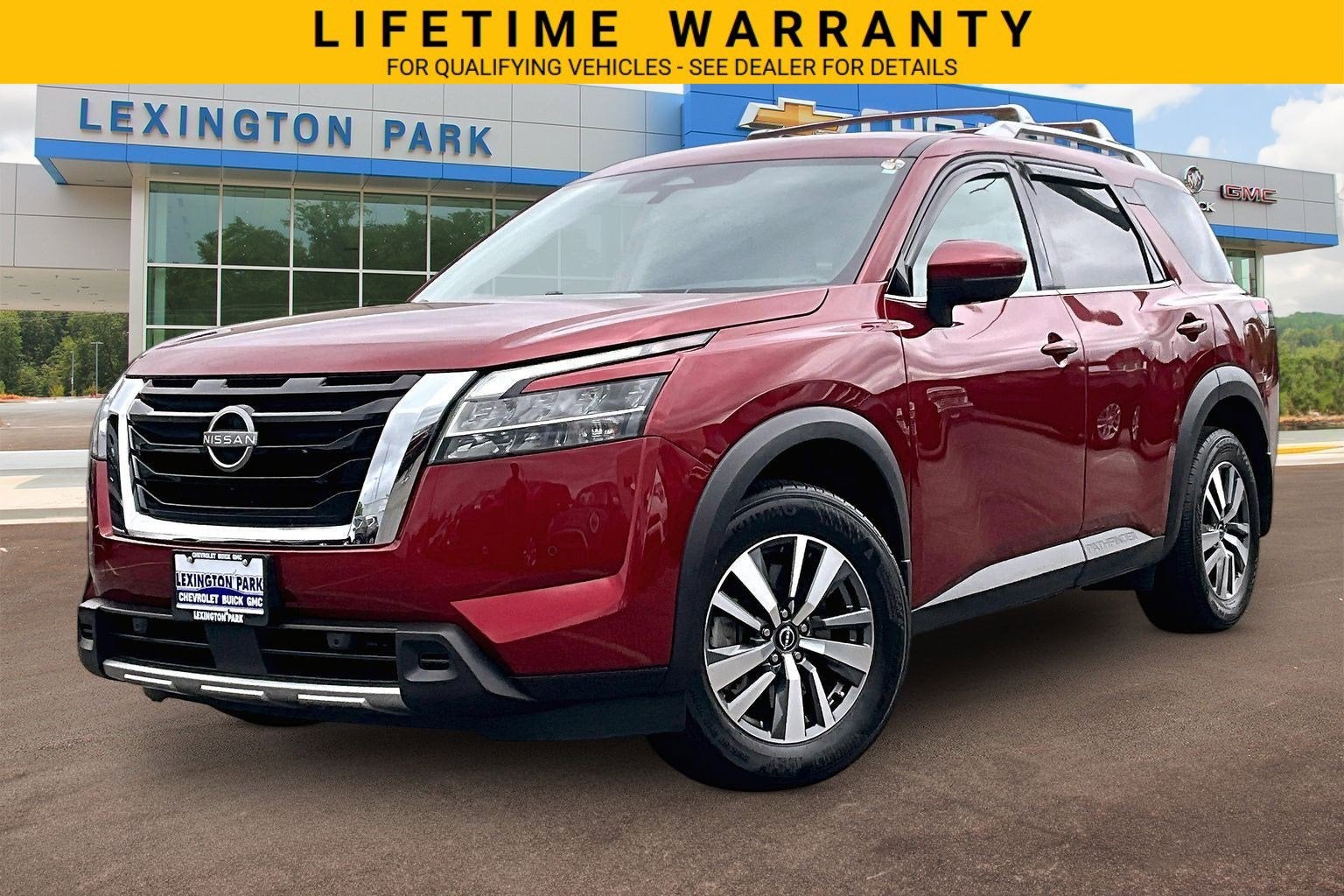 2024 Nissan Pathfinder SL