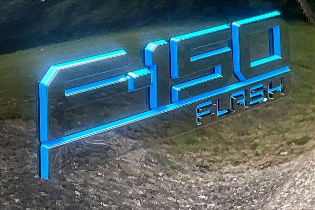 2025 Ford F-150 Lightning Flash