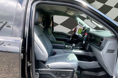 2025 Ford F-150 Lightning Flash