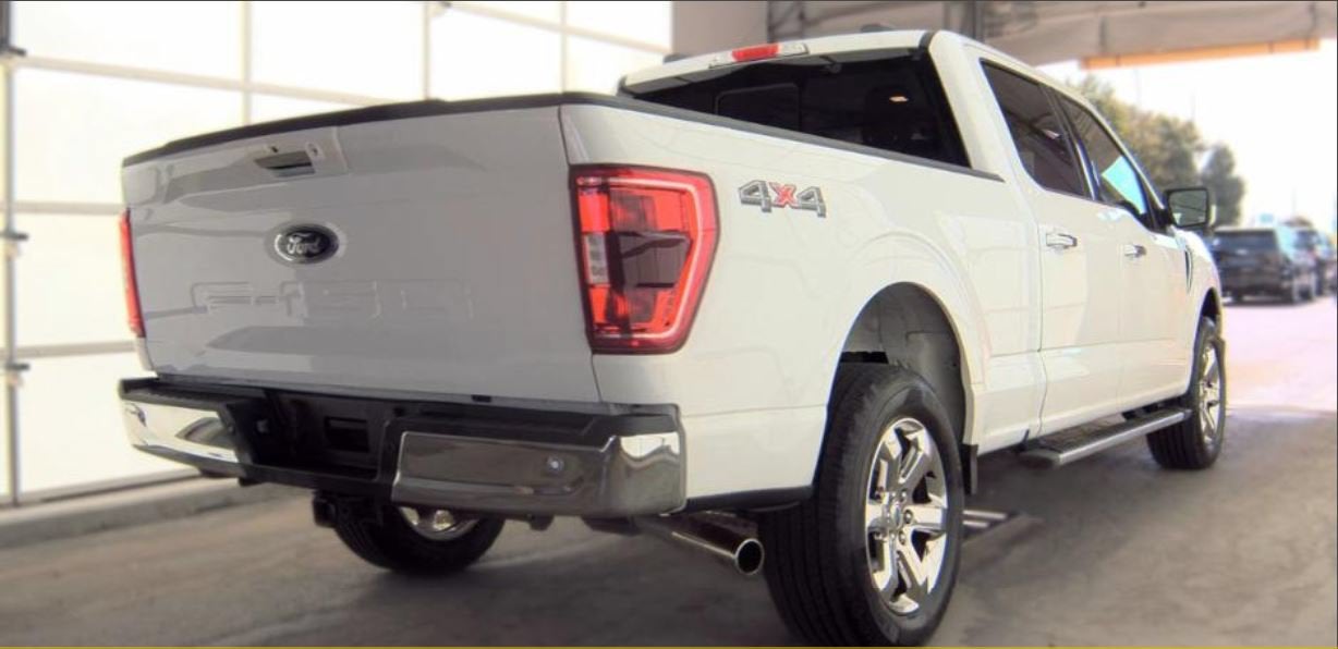 2023 Ford F-150 XLT V8 MOONROOF