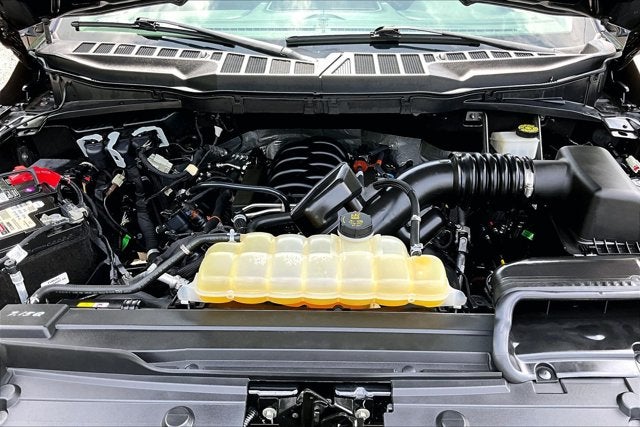 2022 Ford F-150 4WD V8