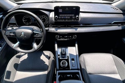 2022 Mitsubishi Outlander ES
