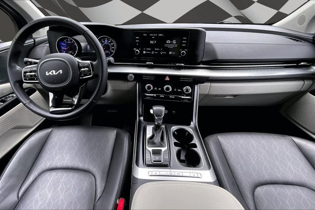 2024 Kia Carnival LX