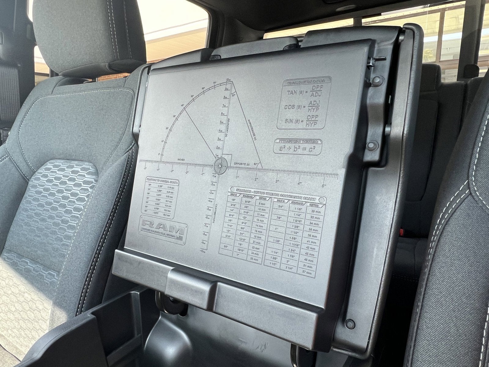 2025 RAM Ram 1500 RAM 1500 BIG HORN CREW CAB 4X4 5'7' BOX