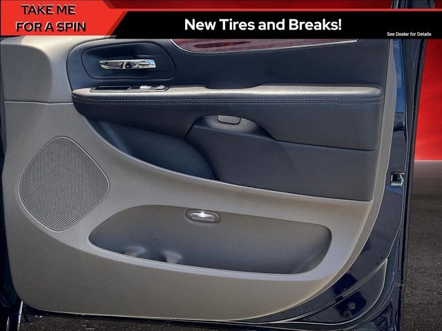 2015 Chrysler Town & Country Touring