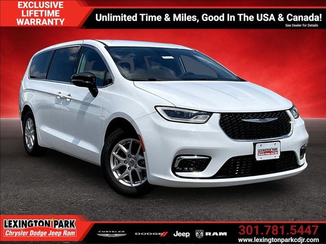 2024 Chrysler Pacifica Touring L's photo