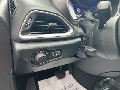 2026 Chrysler Voyager VOYAGER LX