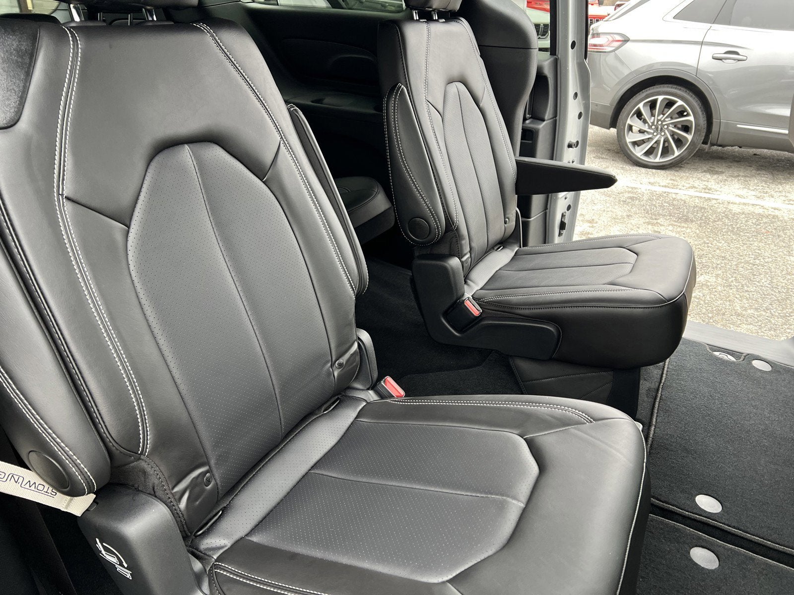 2026 Chrysler Voyager VOYAGER LX