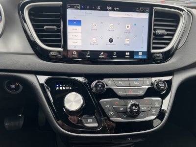 2026 Chrysler Voyager VOYAGER LX