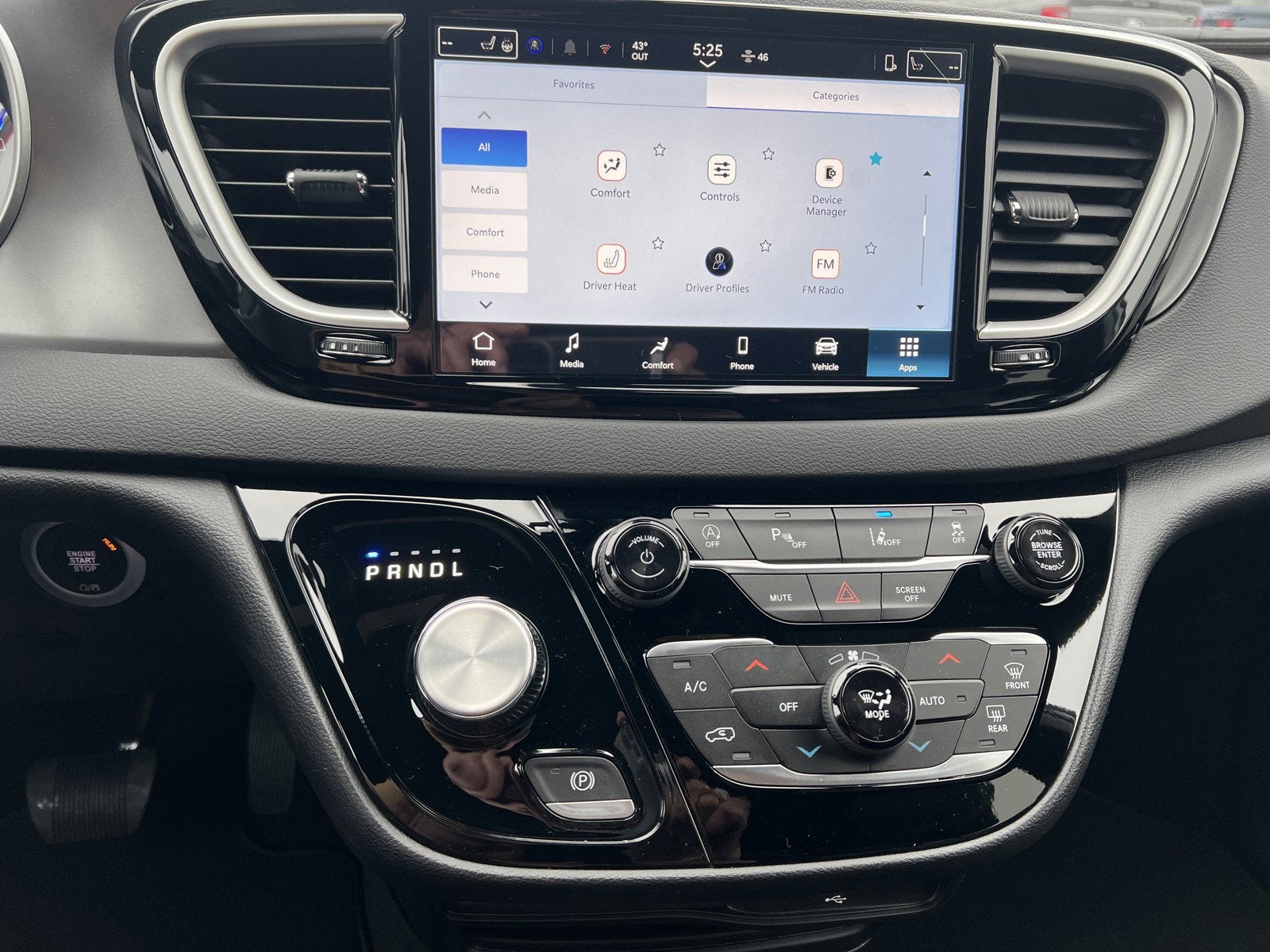 2026 Chrysler Voyager VOYAGER LX