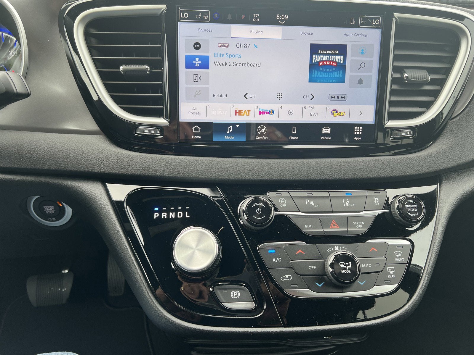 2026 Chrysler Voyager VOYAGER LX