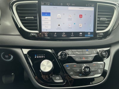 2026 Chrysler Voyager VOYAGER LX