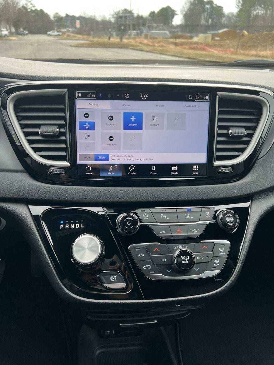 2026 Chrysler Voyager VOYAGER LX