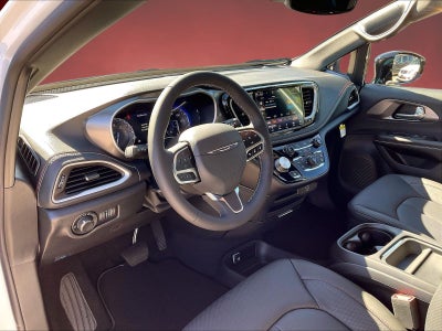 2027 Chrysler Pacifica PACIFICA SELECT AWD