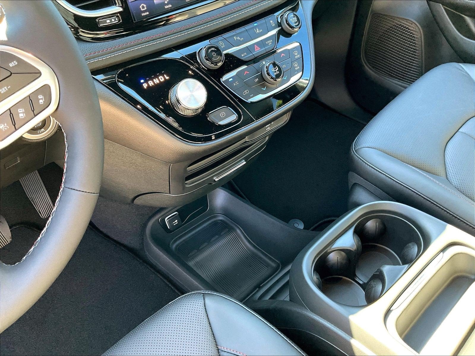 2027 Chrysler Pacifica PACIFICA SELECT AWD