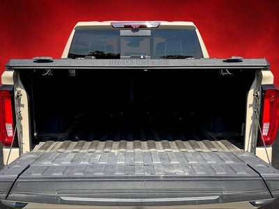 2022 GMC Sierra 1500 4WD Crew Cab Short Box AT4X