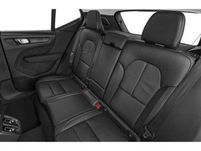 2023 Volvo XC40 B5 Ultimate Bright Theme