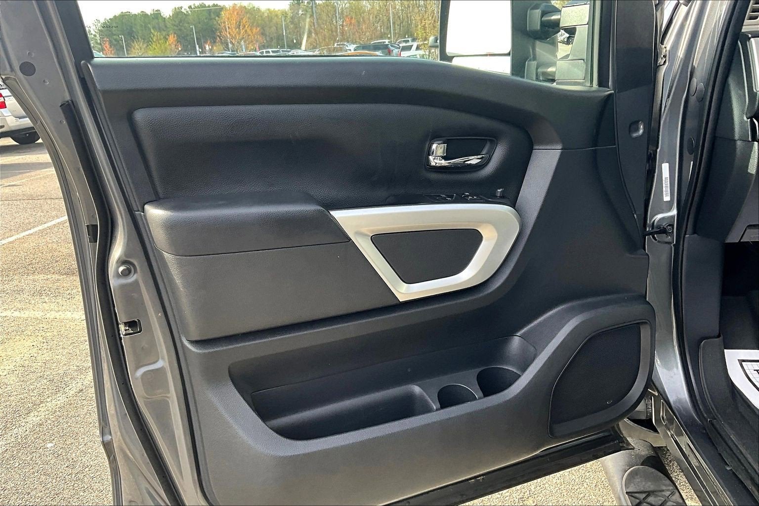 2020 Nissan Titan SV