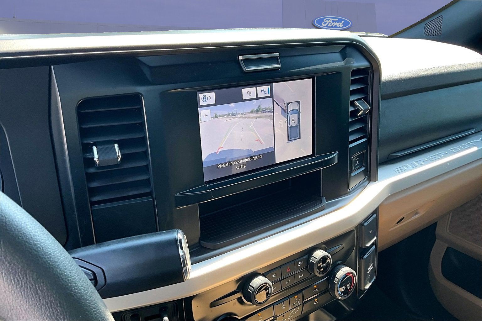2025 Ford Super Duty F-350 SRW XLT
