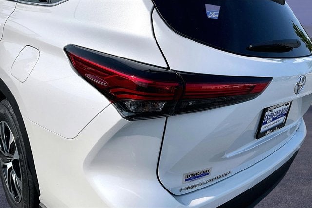 2023 Toyota Highlander Base