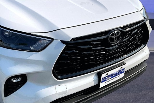 2023 Toyota Highlander Base