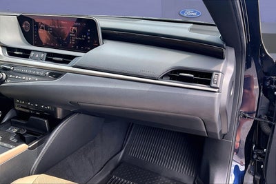 2019 Lexus ES ES 300h Luxury