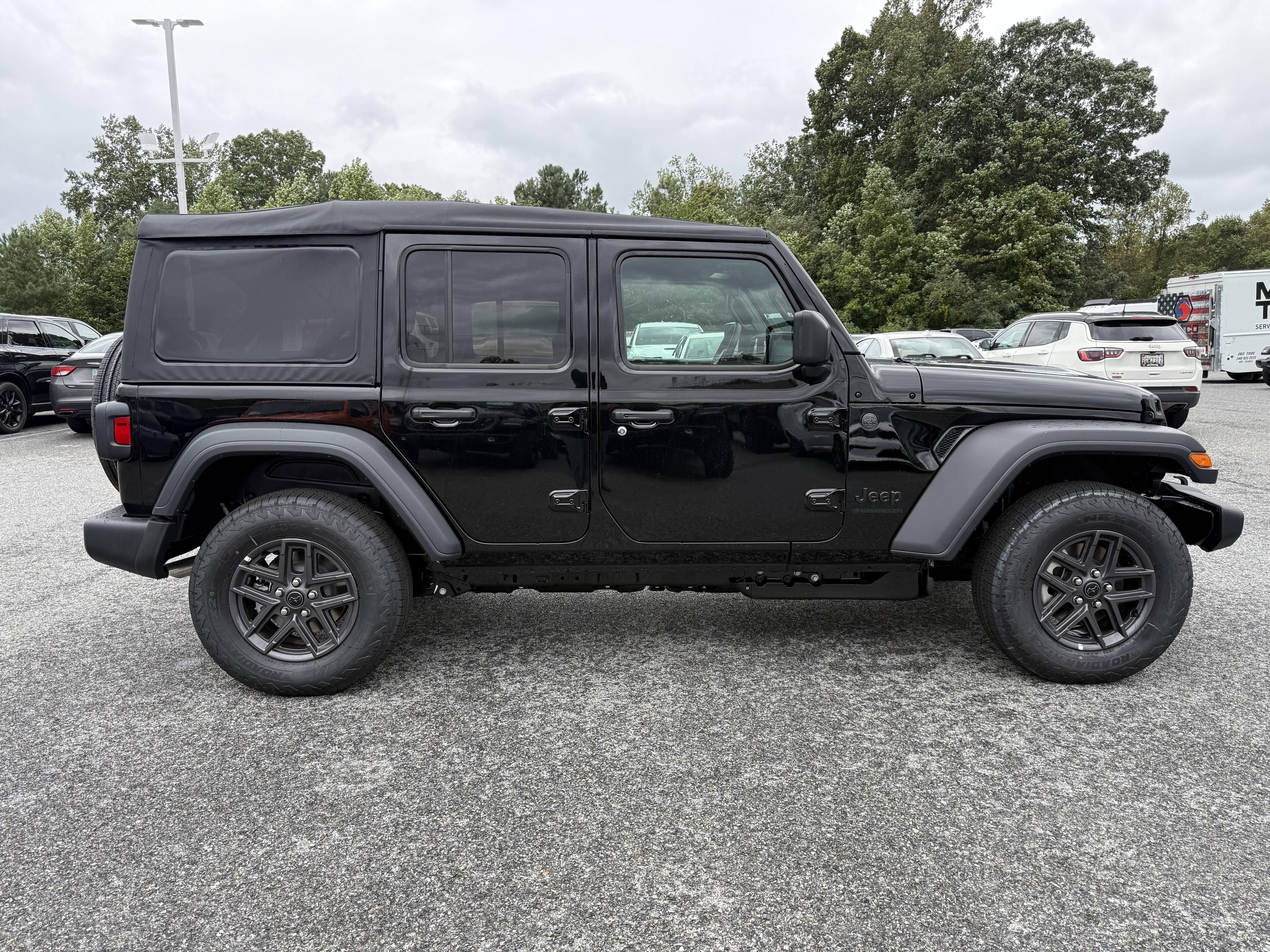 2027 Jeep Wrangler WRANGLER 4-DOOR SPORT S