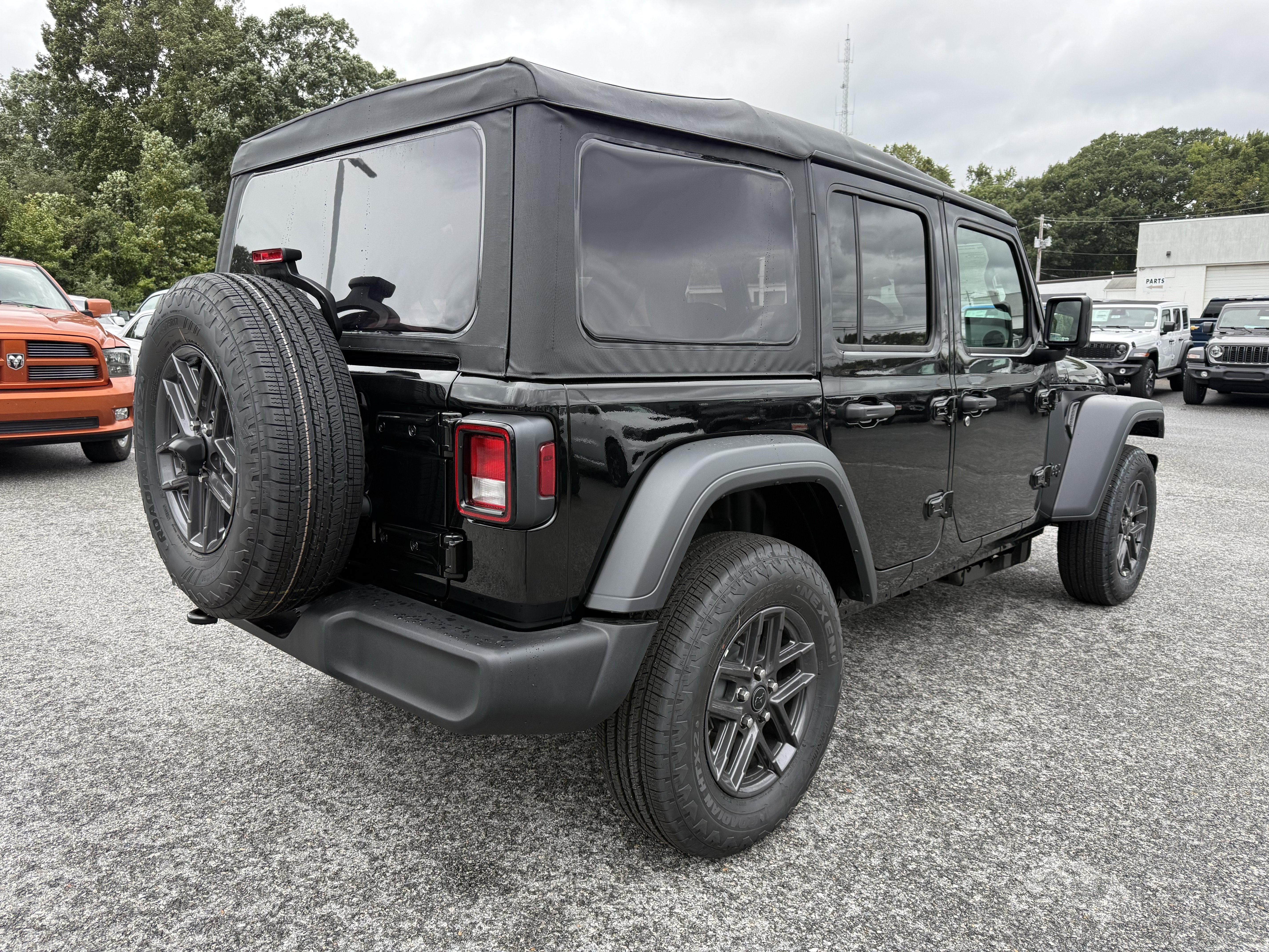 2027 Jeep Wrangler WRANGLER 4-DOOR SPORT S