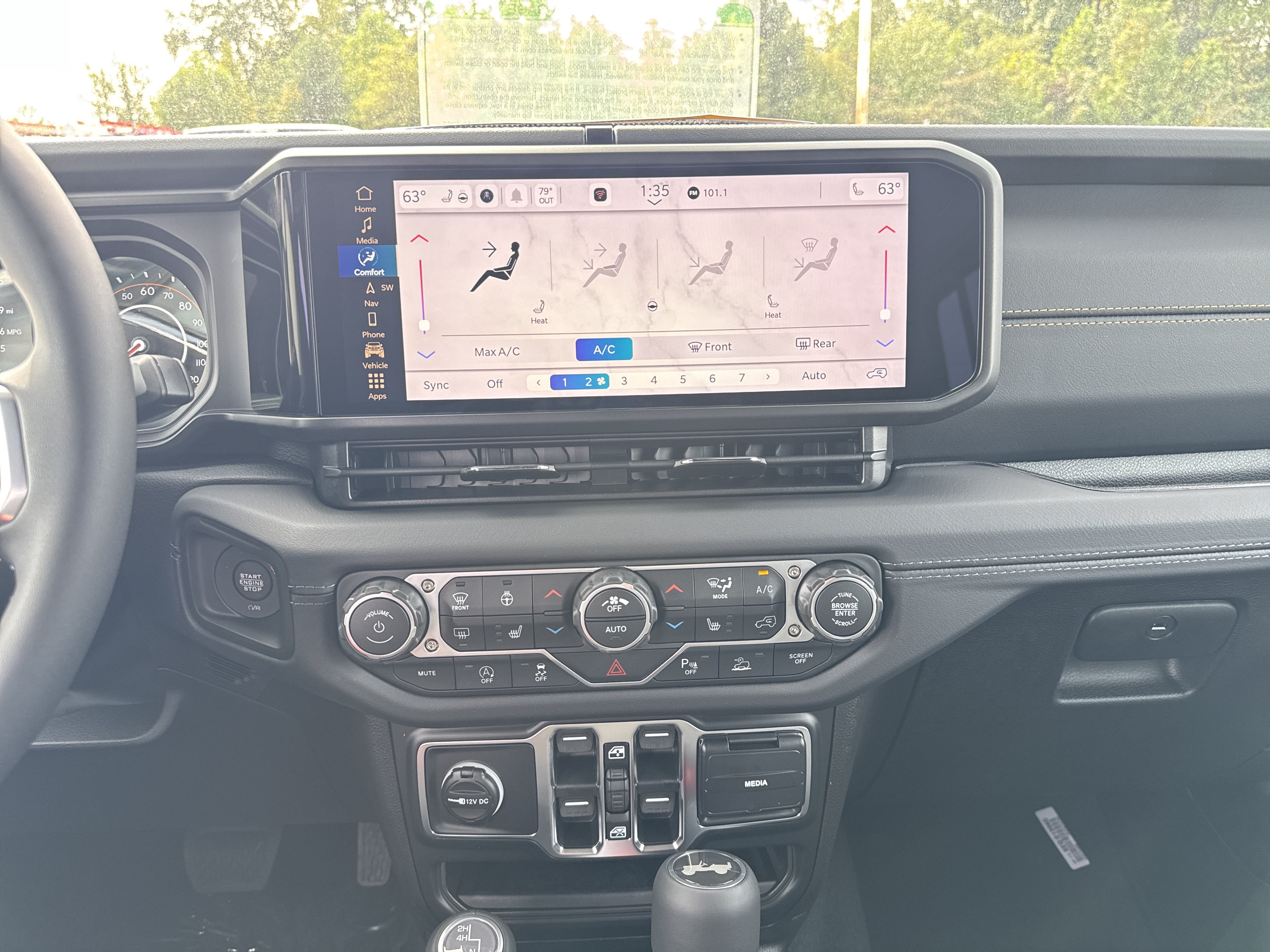 2027 Jeep Wrangler WRANGLER 4-DOOR SAHARA