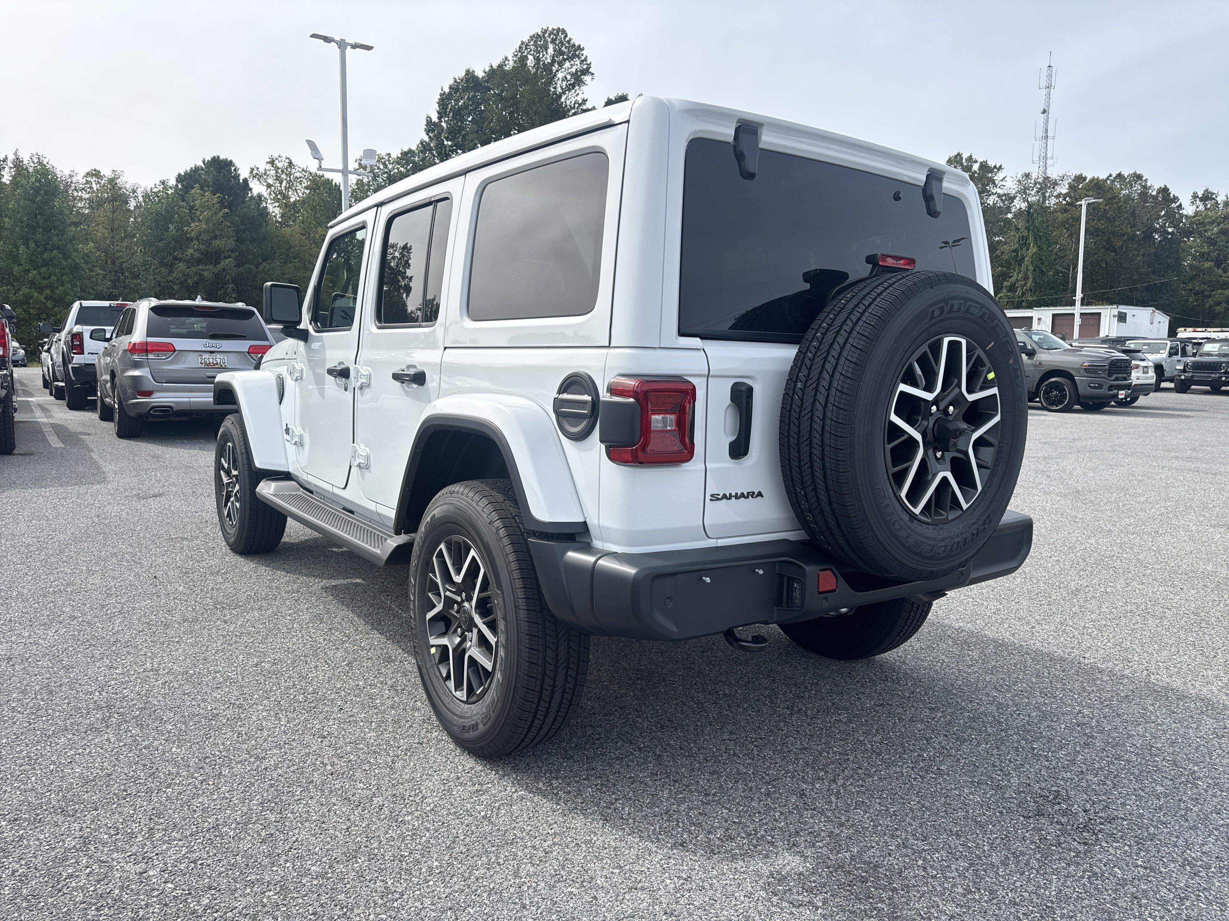2027 Jeep Wrangler WRANGLER 4-DOOR SAHARA