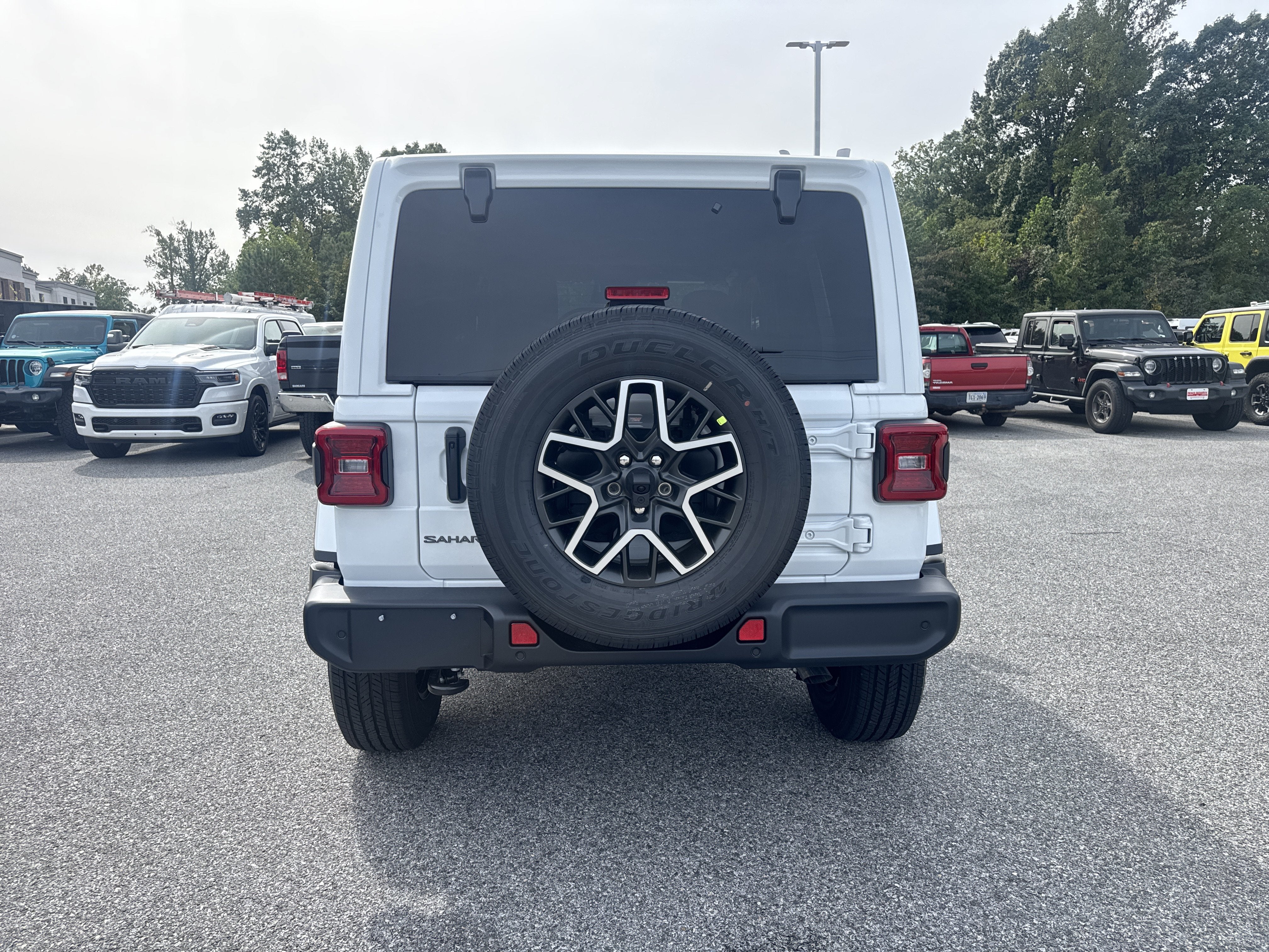 2027 Jeep Wrangler WRANGLER 4-DOOR SAHARA