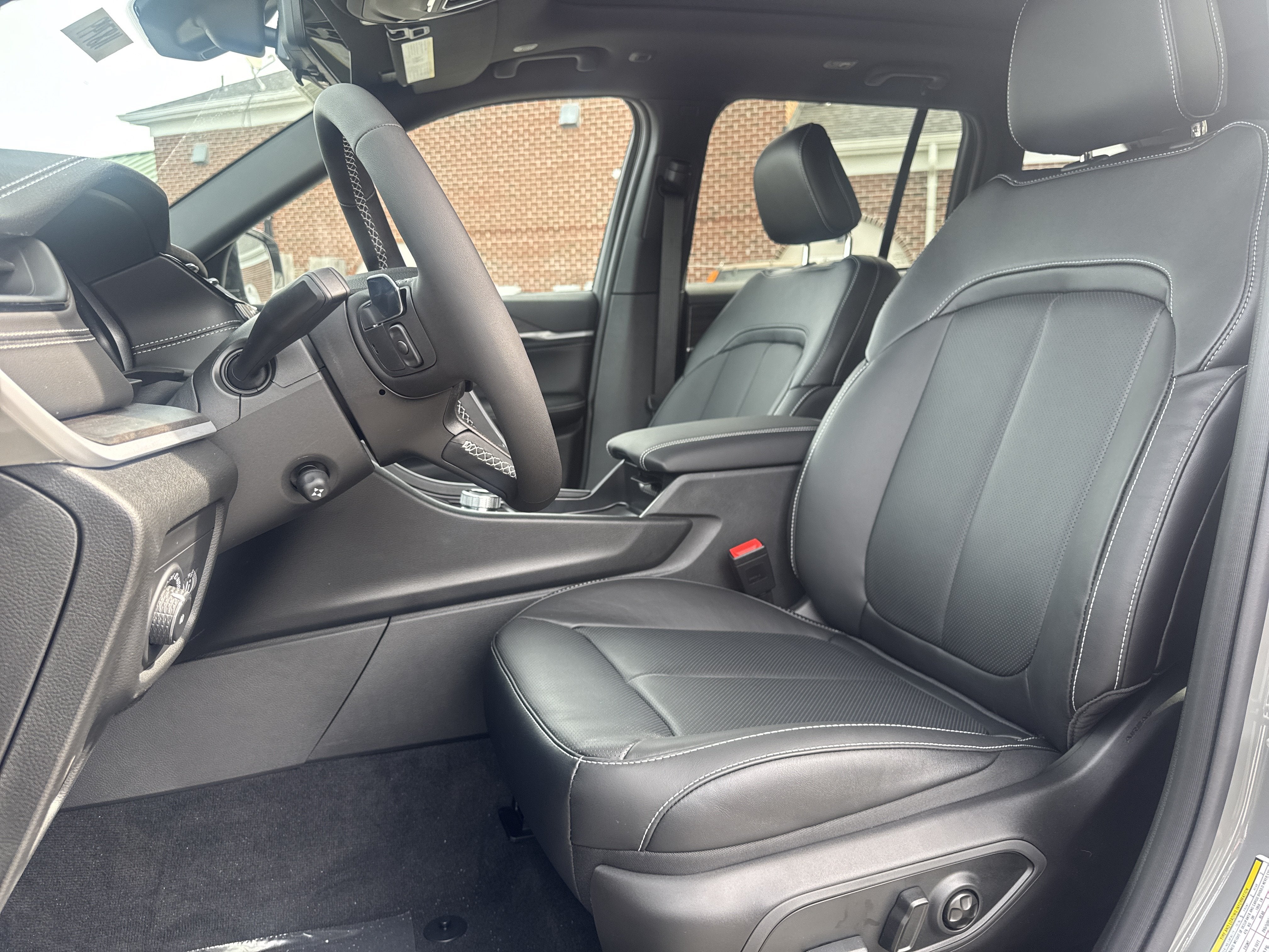 2027 Jeep Grand Cherokee GRAND CHEROKEE LIMITED RESERVE 4X4