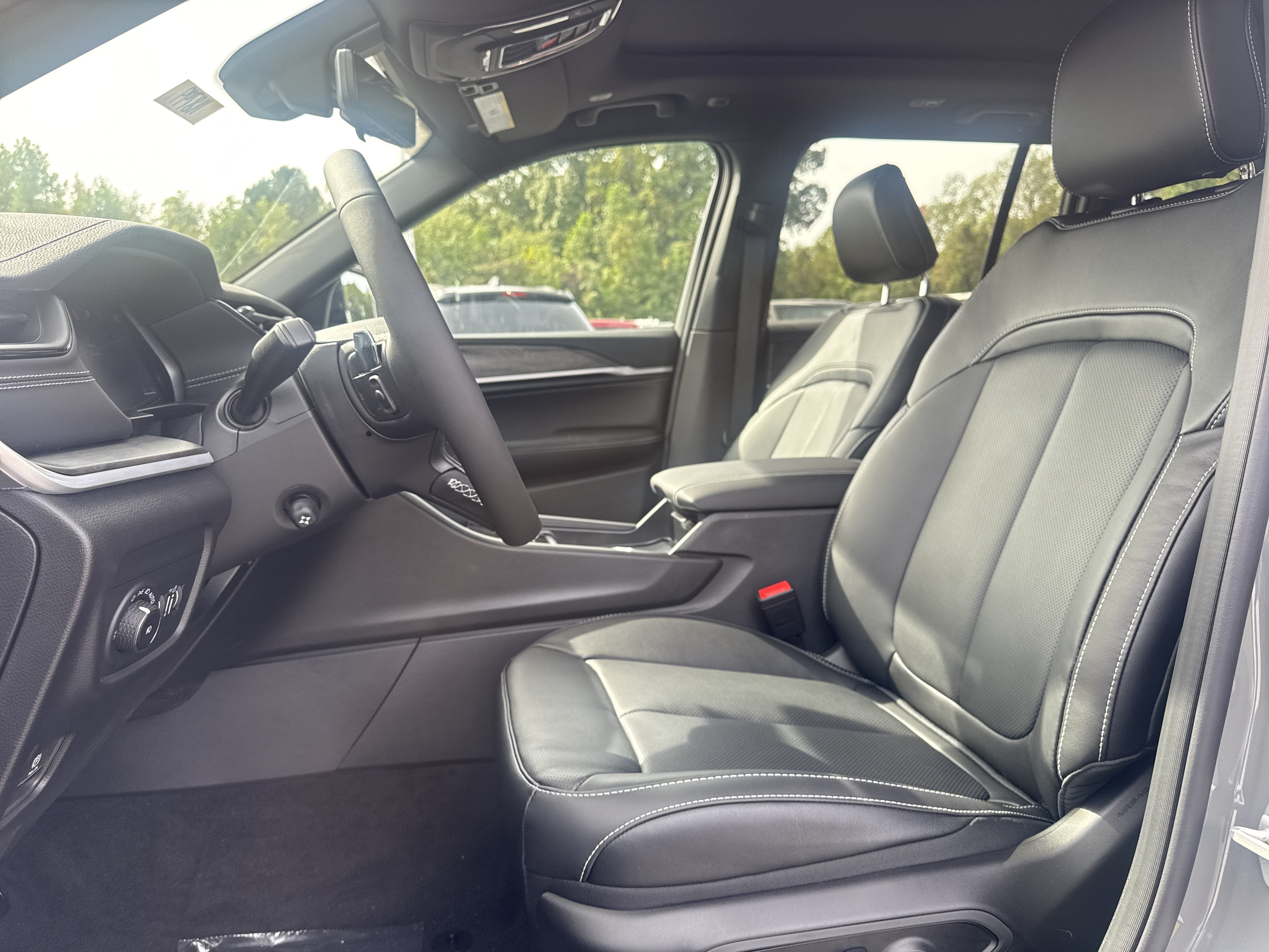 2027 Jeep Grand Cherokee GRAND CHEROKEE LIMITED RESERVE 4X4