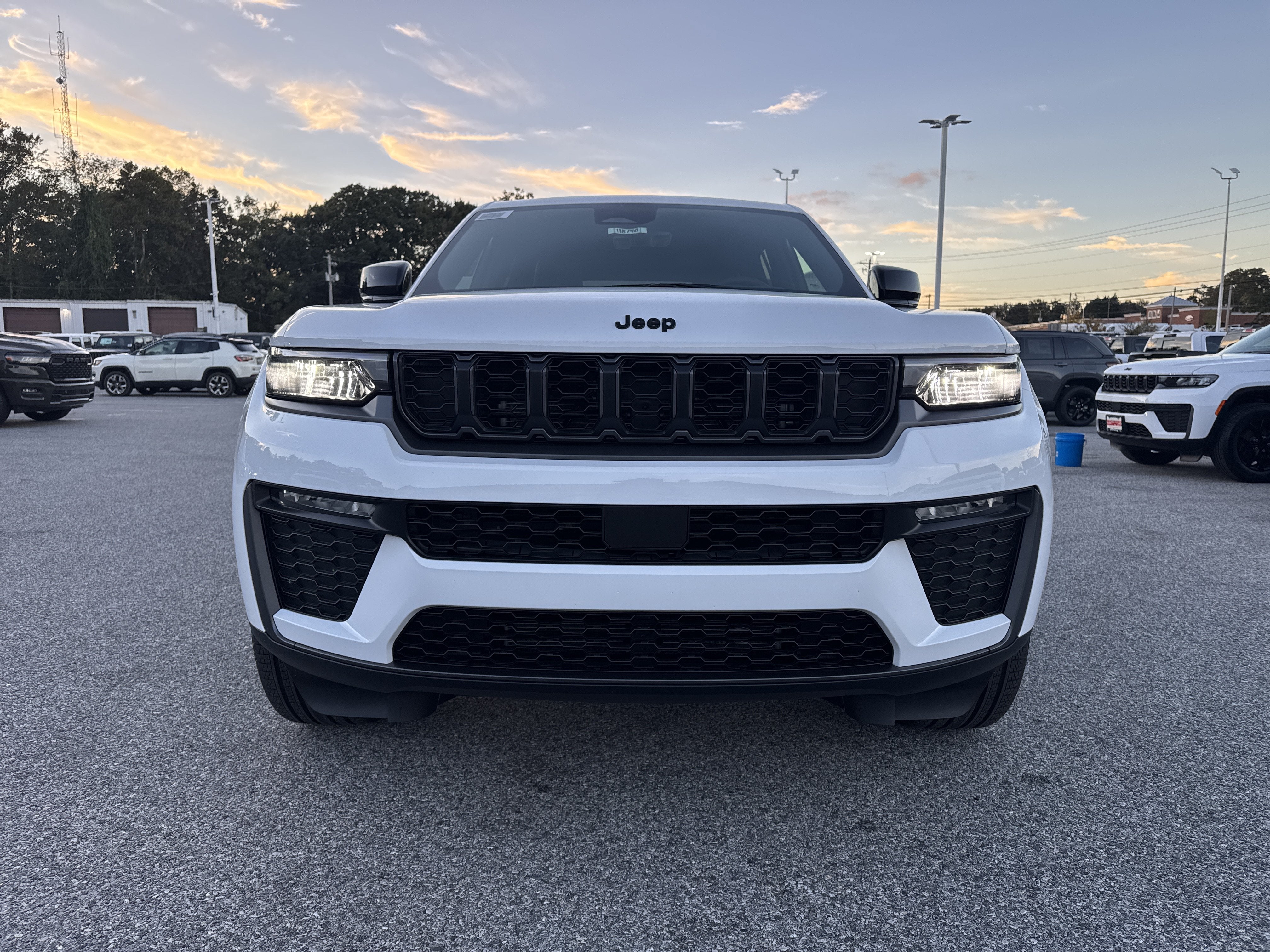 2027 Jeep Grand Cherokee GRAND CHEROKEE LIMITED 4X4