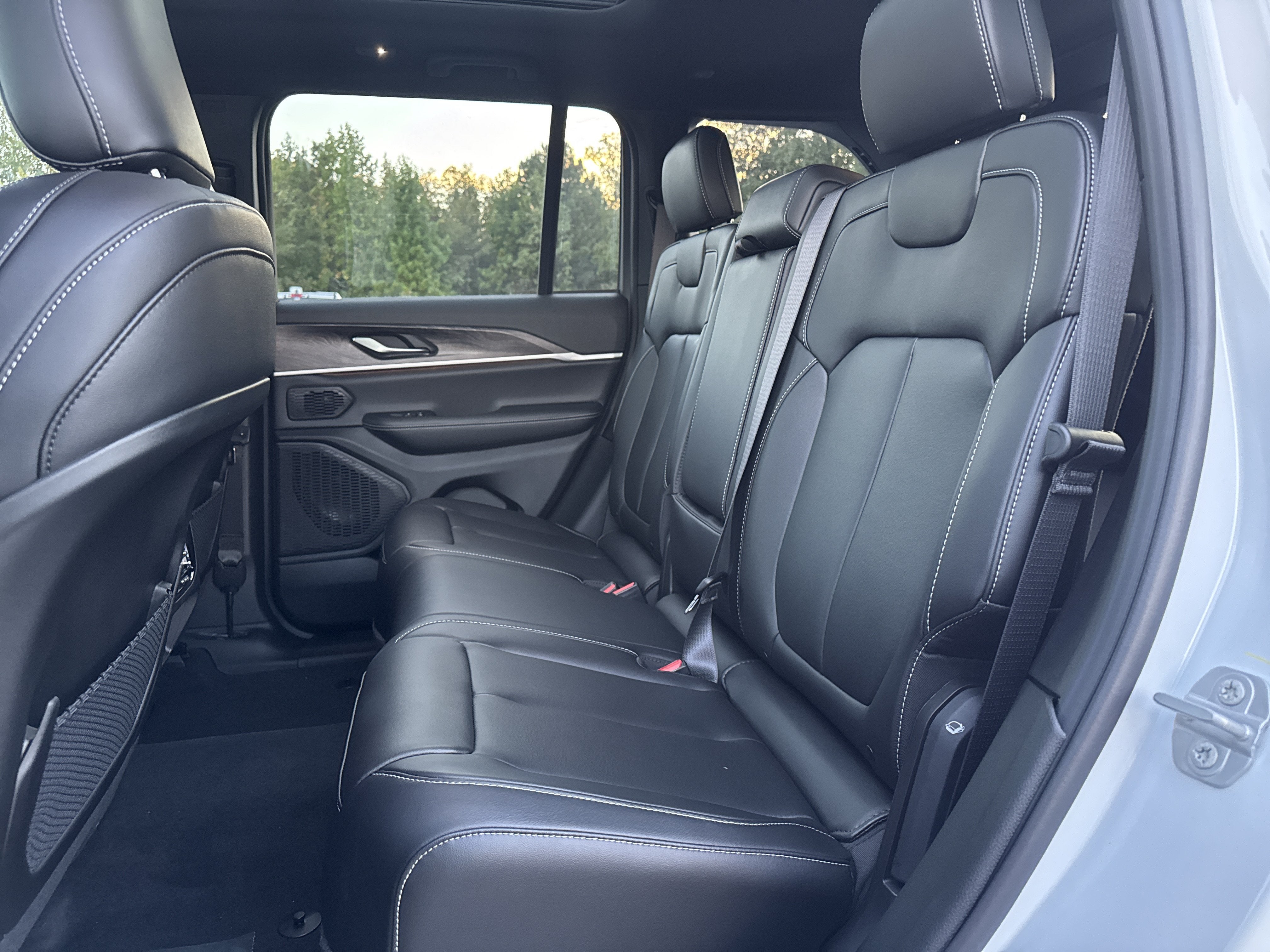 2027 Jeep Grand Cherokee GRAND CHEROKEE LIMITED 4X4