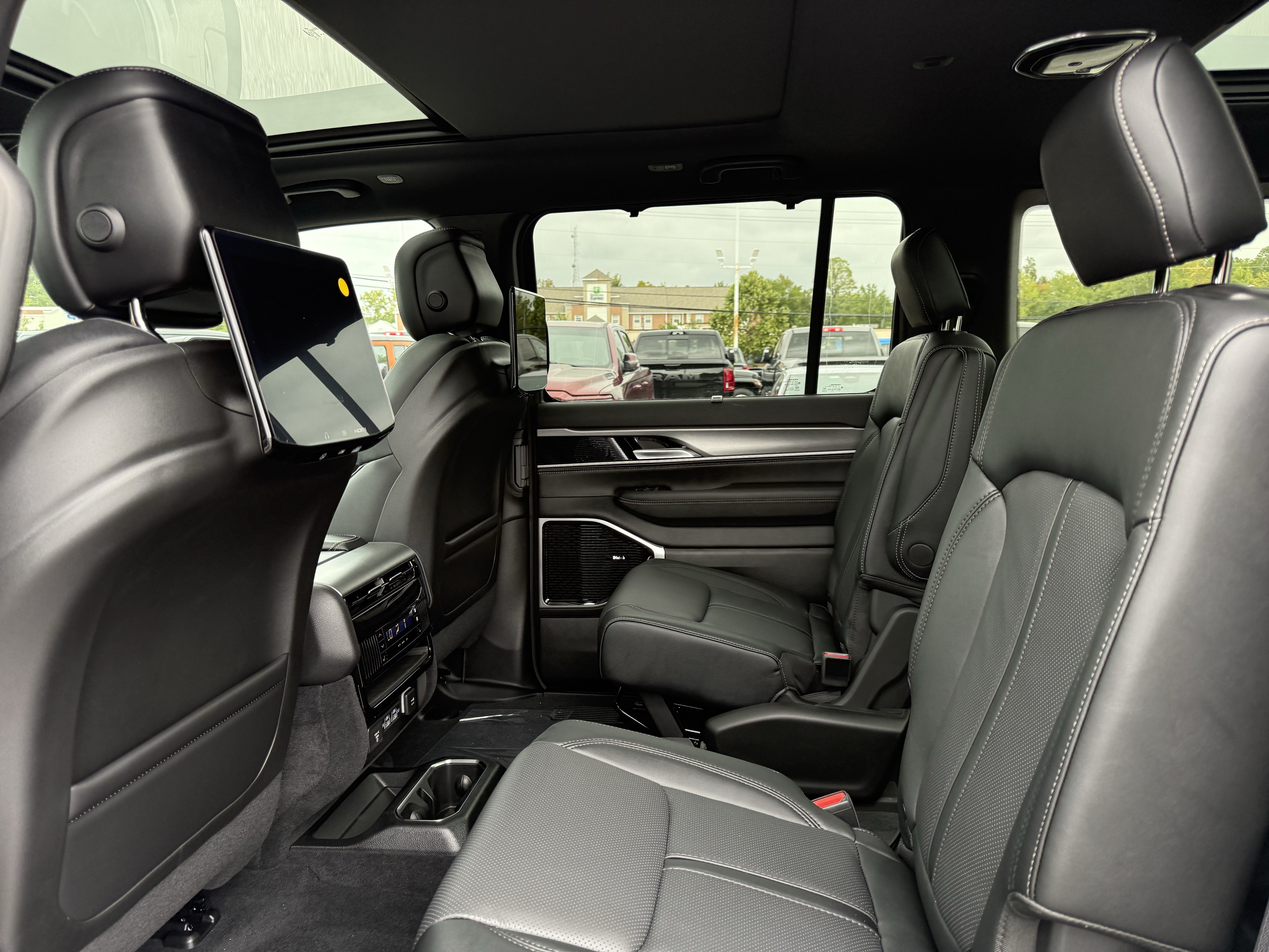 2026 Jeep Grand Wagoneer GRAND WAGONEER LIMITED RESERVE 4X4