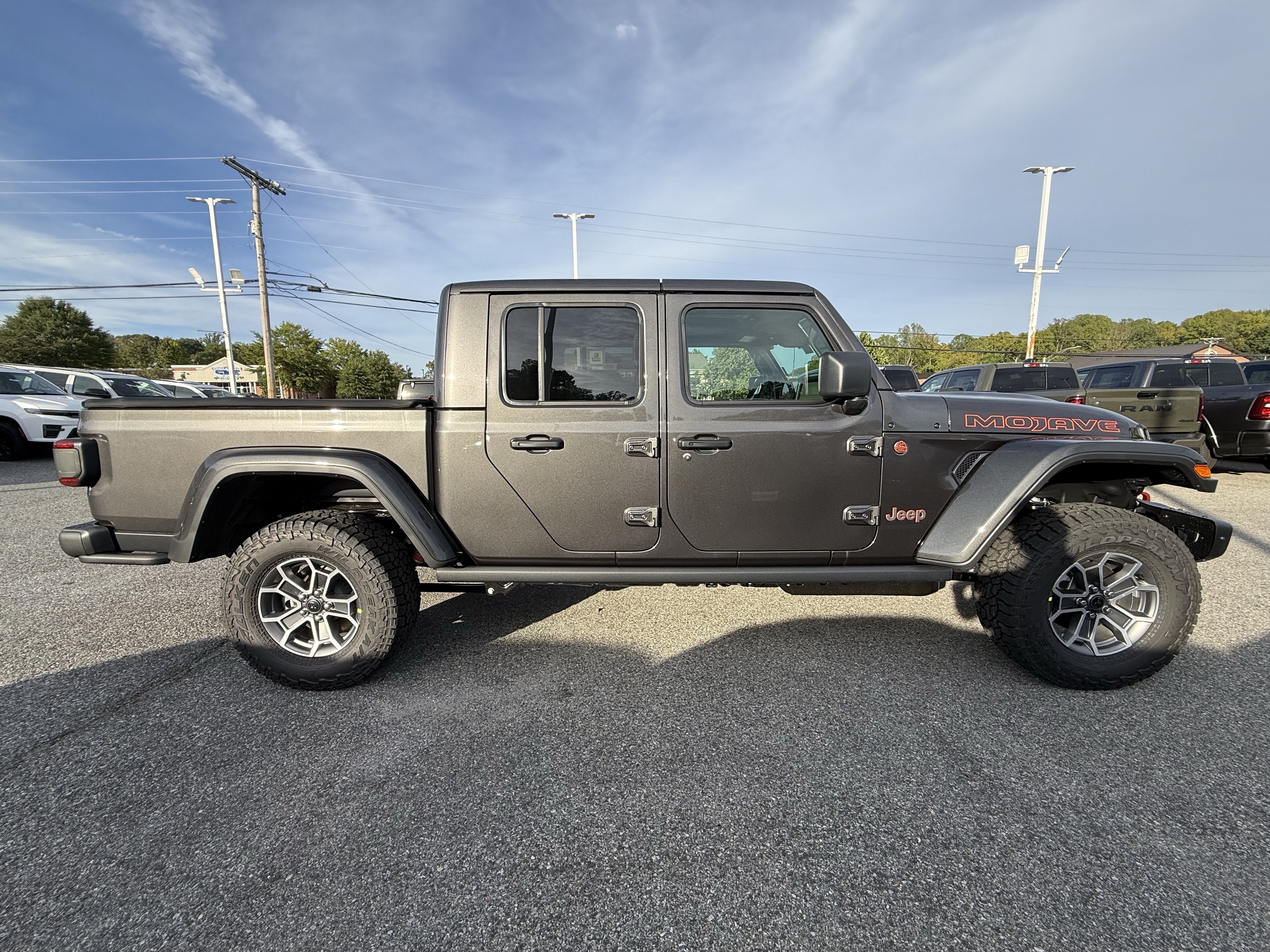 2027 Jeep Gladiator GLADIATOR MOJAVE X 4X4