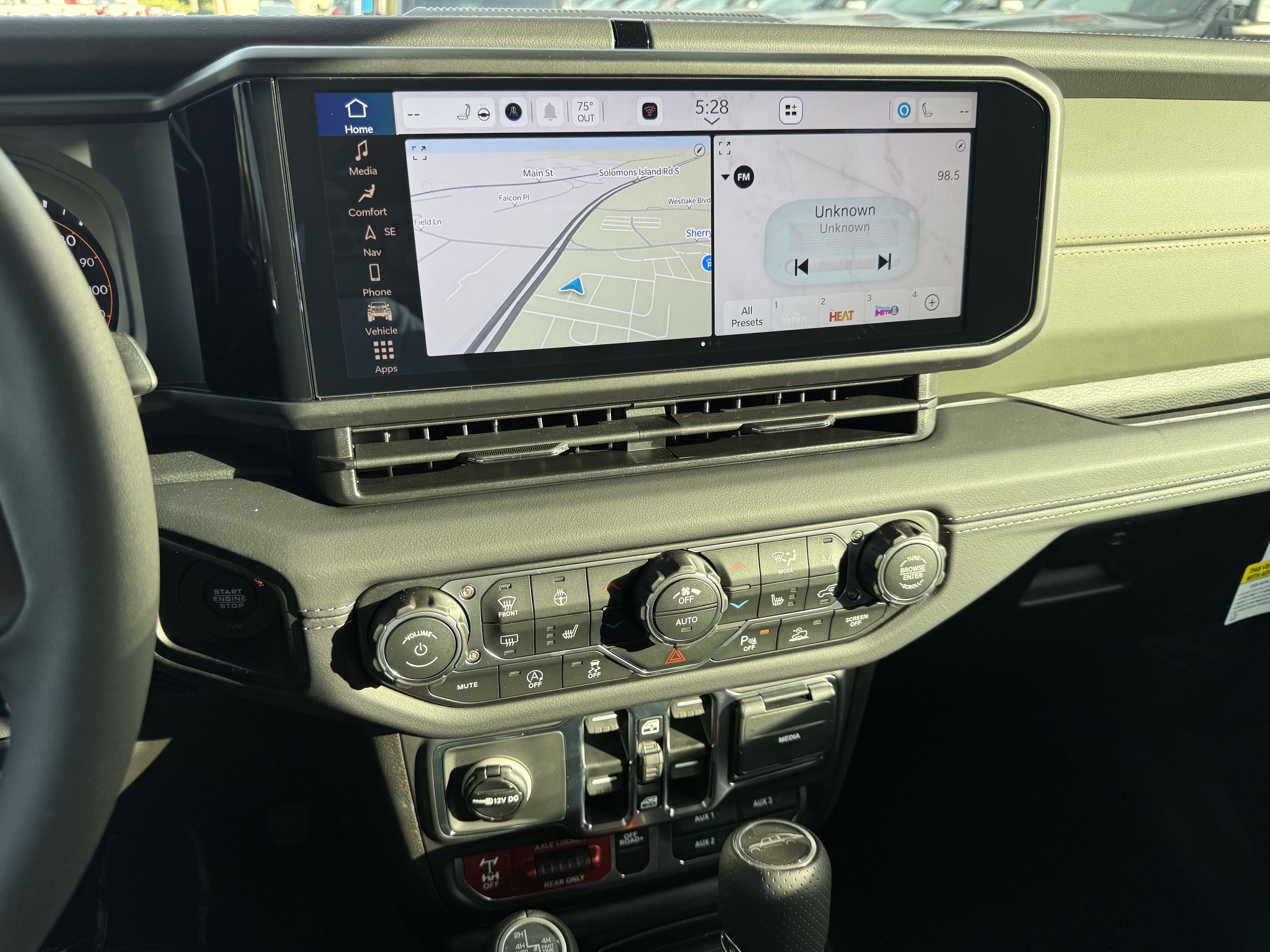 2027 Jeep Gladiator GLADIATOR MOJAVE X 4X4
