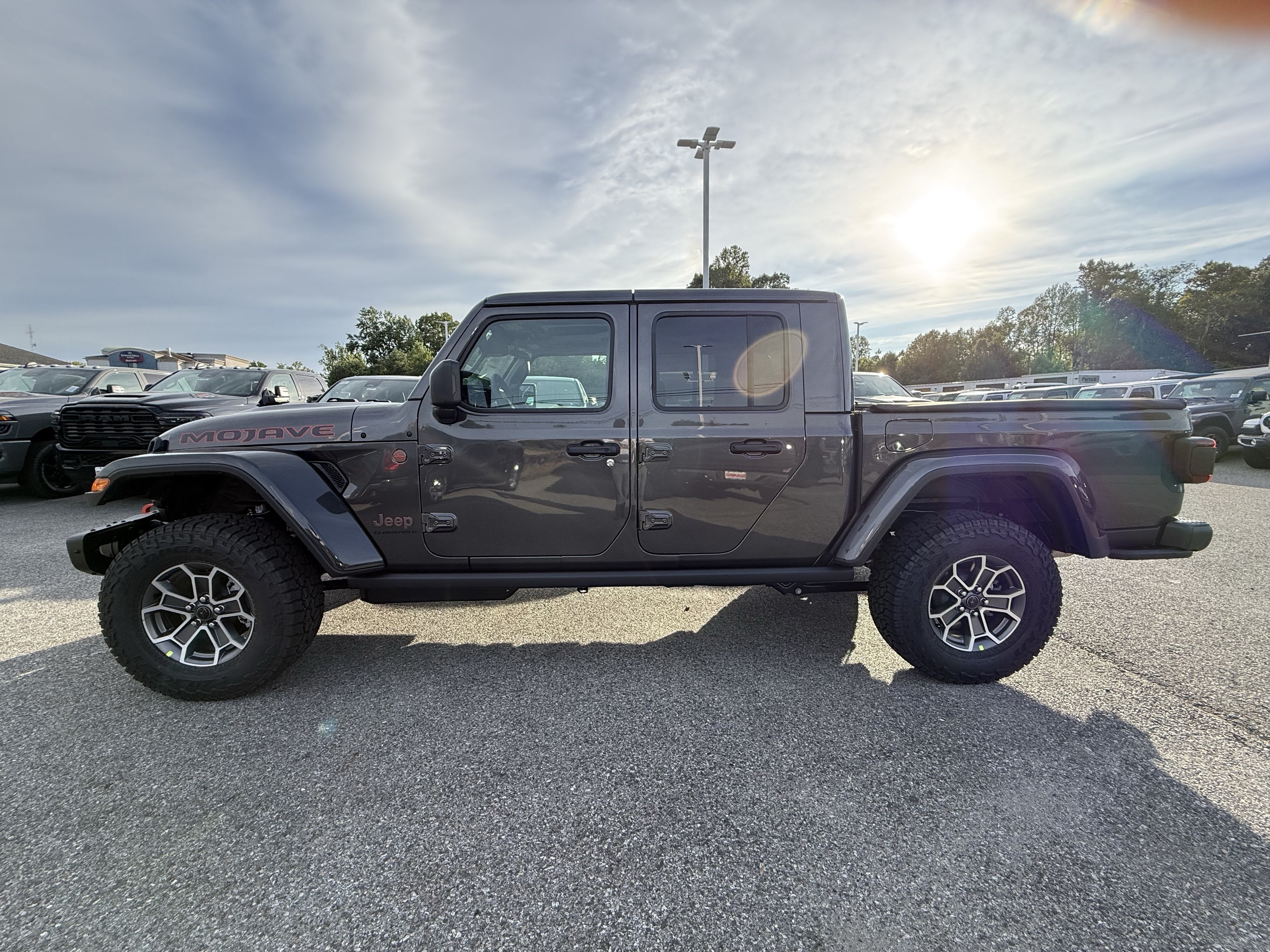 2027 Jeep Gladiator GLADIATOR MOJAVE X 4X4