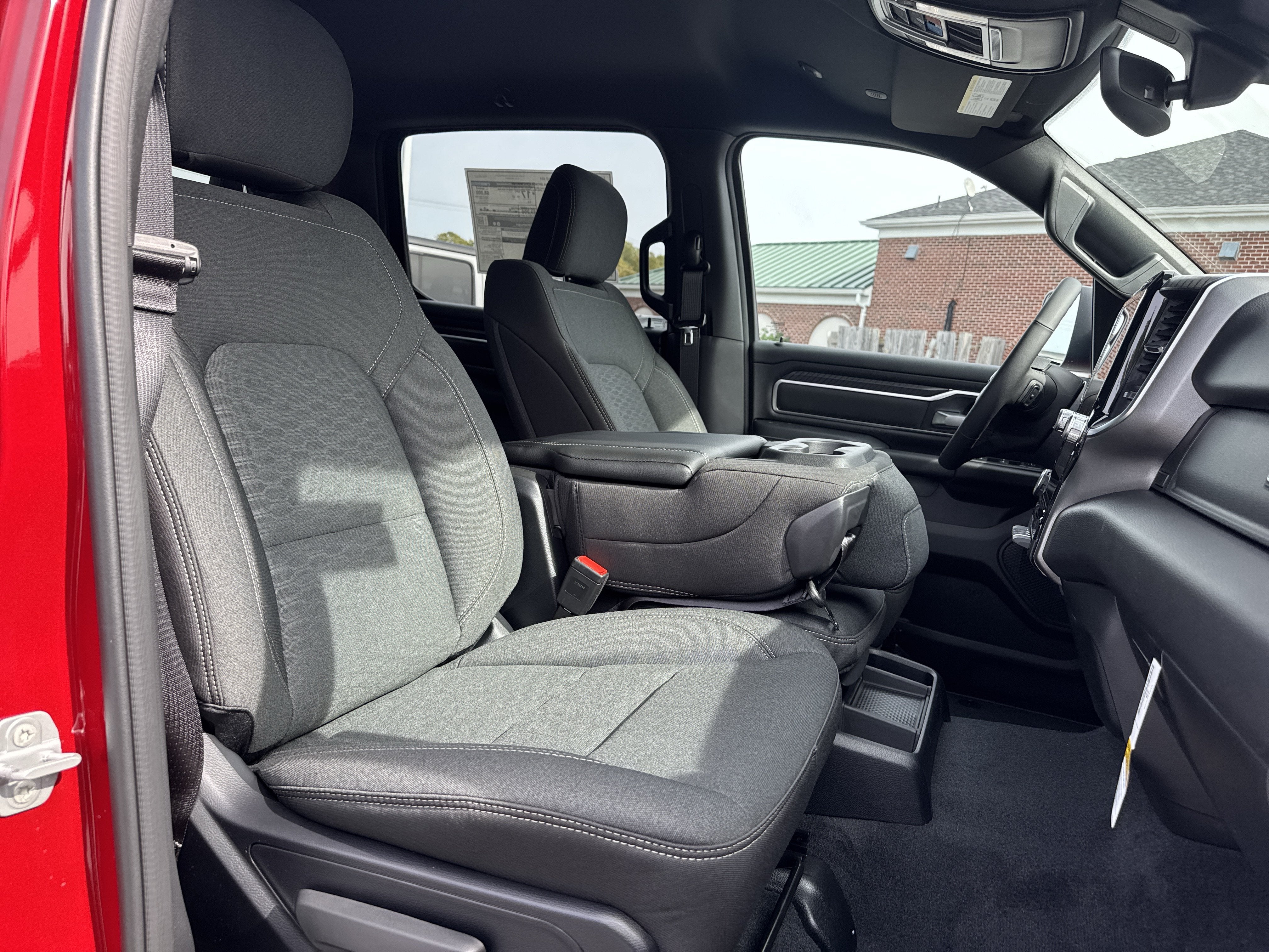 2027 RAM Ram 1500 RAM 1500 BIG HORN CREW CAB 4X4 5'7' BOX