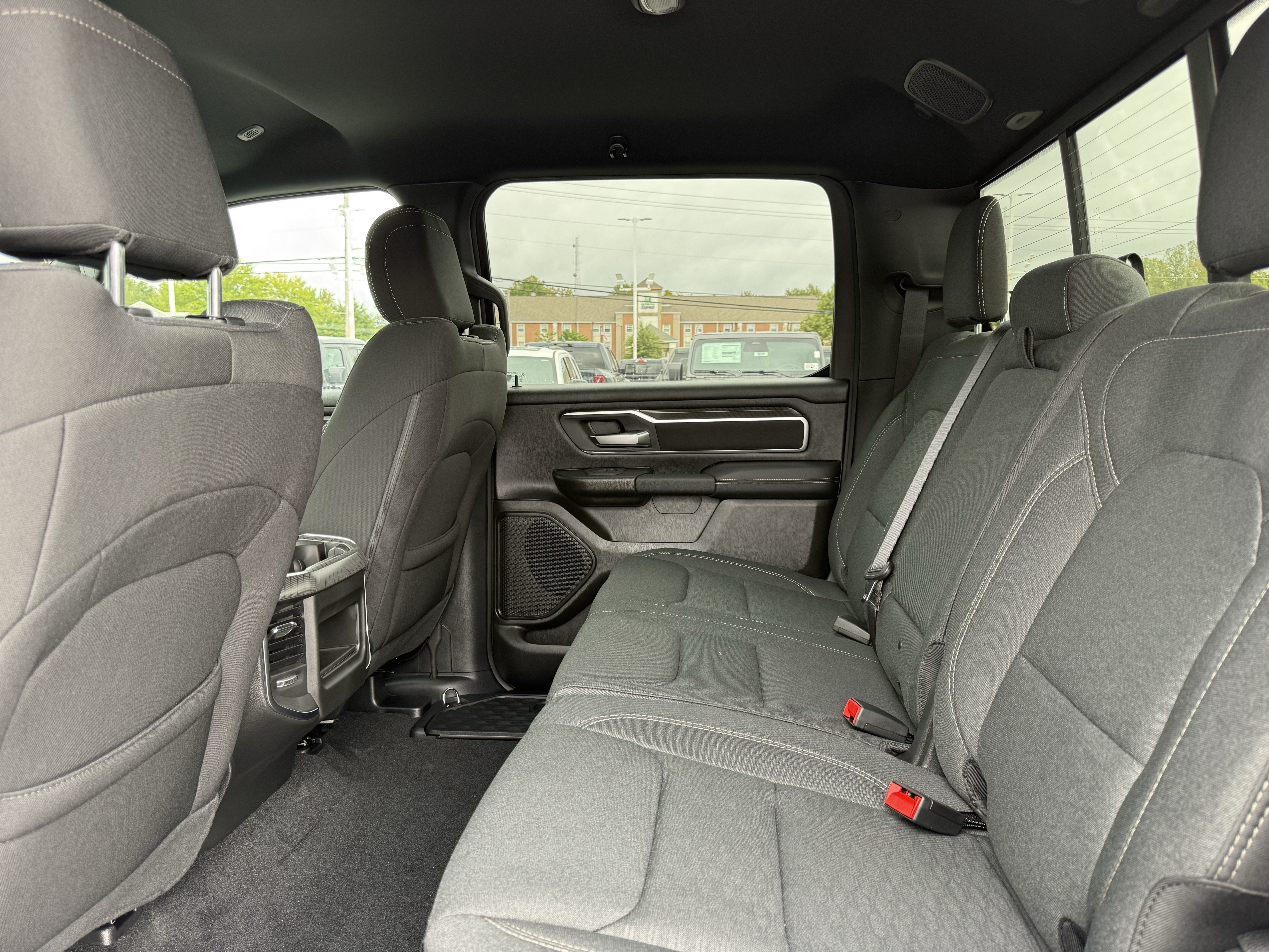 2027 RAM Ram 1500 RAM 1500 BIG HORN CREW CAB 4X4 5'7' BOX
